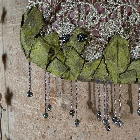 EUC Mary Frances handbag hand beaded - Picture 3 of 12